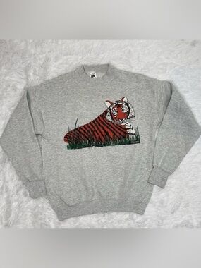 Vintage Fruit Of The Loom Tiger Sweatshirt Men’s Size L Large USA 90s Y2K Gray